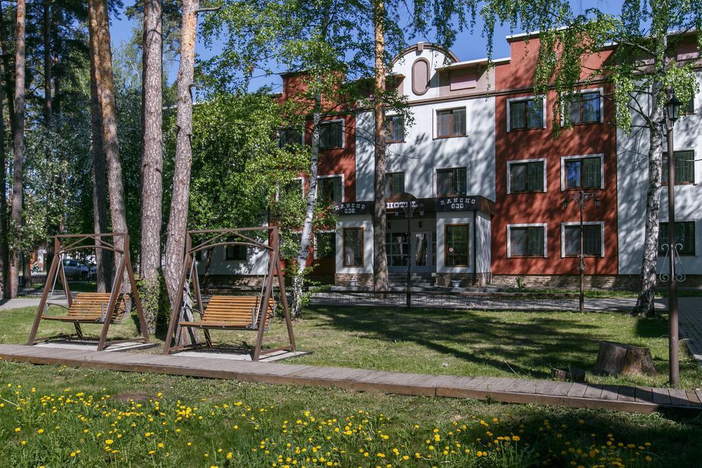 Hotel Complex Rancho 636 Dsjersjinsk Eksteriør bilde